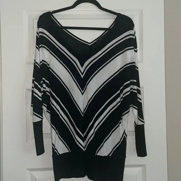 WHBM Sweater - Picture 1 of 3